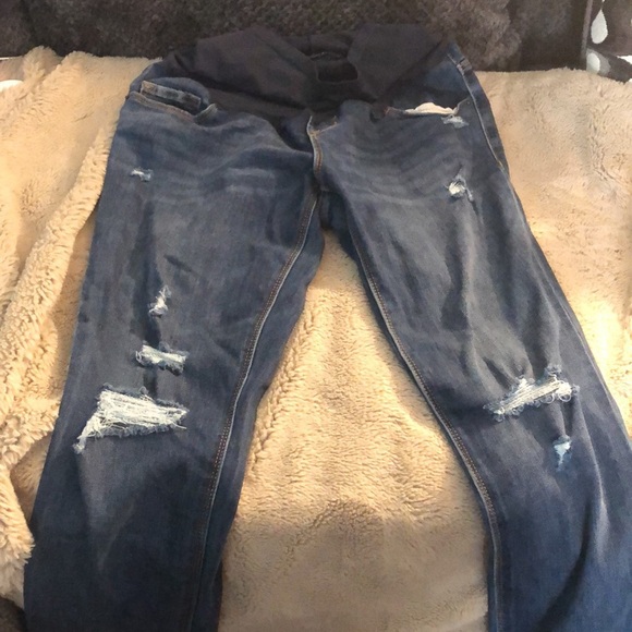Old Navy Maternity Full Panel Straight Ripped Jeans, size 6 long - Picture 2 of 6